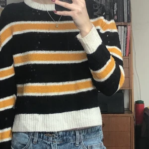 Randig stickas - Randig stickad i bra skick. Strl xs