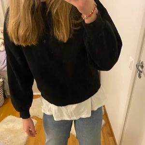 Svart sweatshirt - Svart sweatshirt från Gina i fint skick!