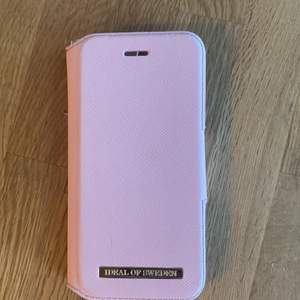 Rosa Ideal Of Sweden plånboksfodral iPhone 7. Använd få tals gånger, den är hyfsat ny. Tyvärr inget medföljande magnet skal. (PRIS KAN DISKUTERAS VID SNABB AFFÄR) 💓