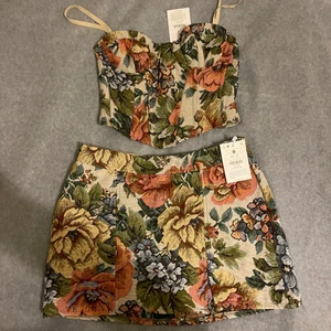 Bershka Set - Helt nytt bershka set, aldrig använt!! Kan köpas separat💕