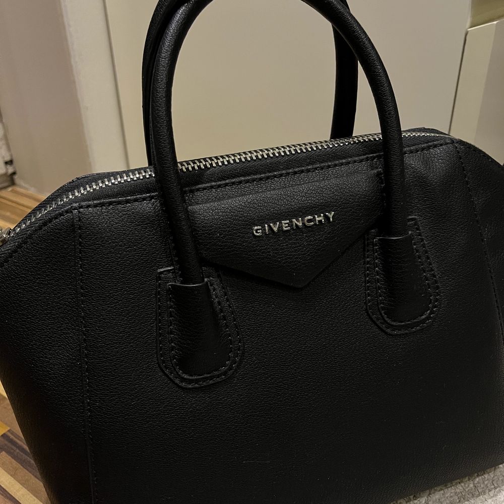 Givenchy väska - Väskor | Plick Second Hand