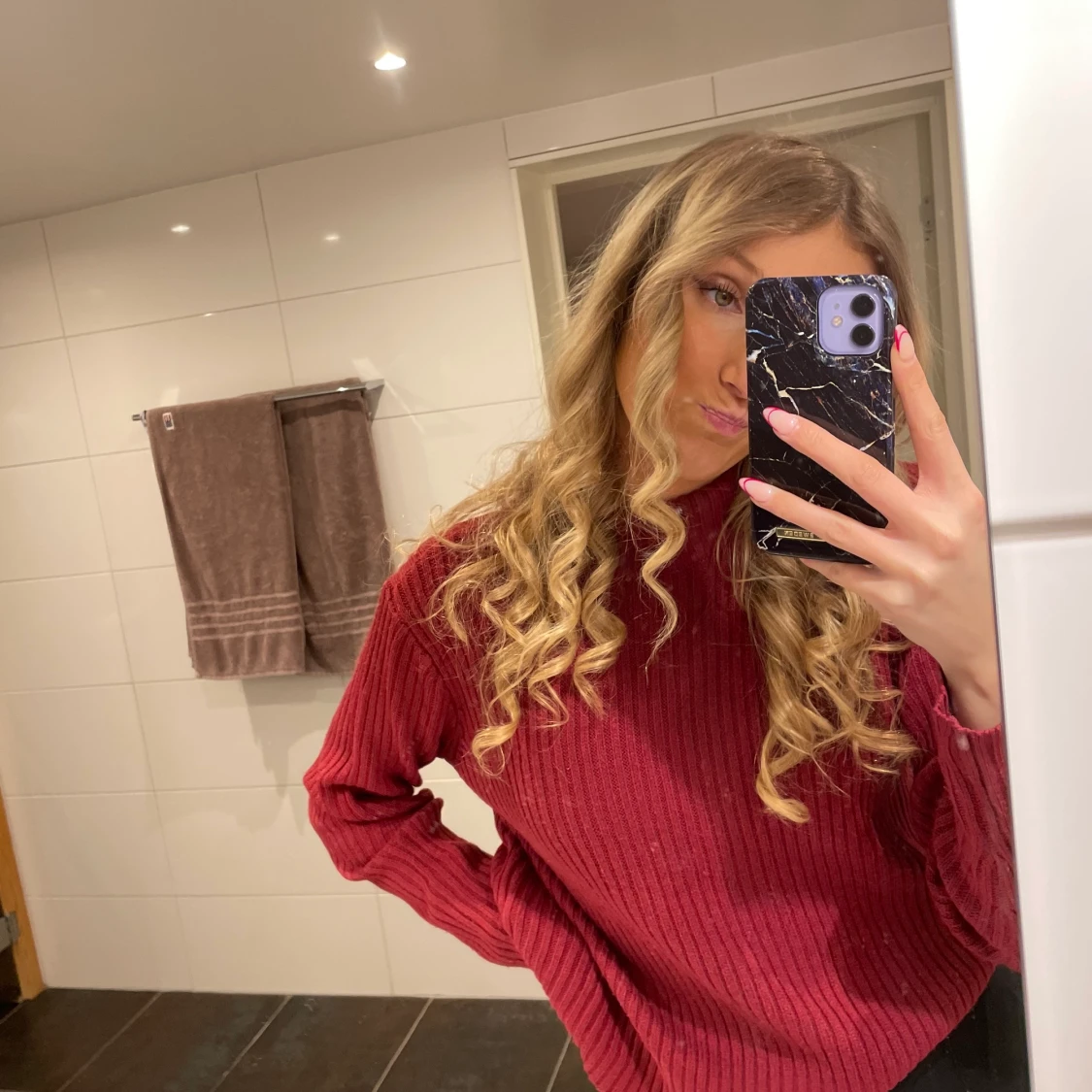 vinröd stickad tjocktröja från h&m - 90