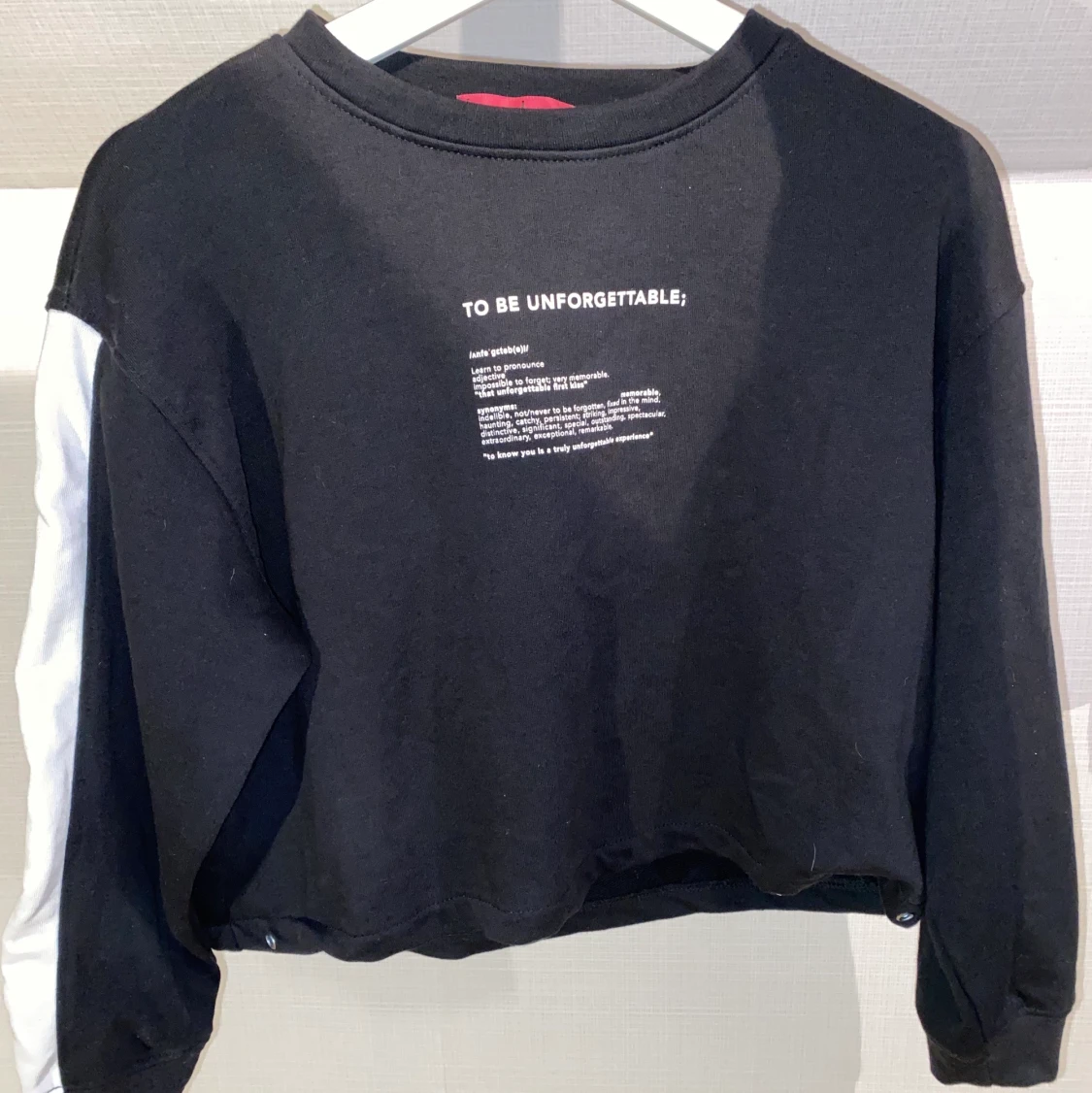 Svart kortare sweatshirt  - 90