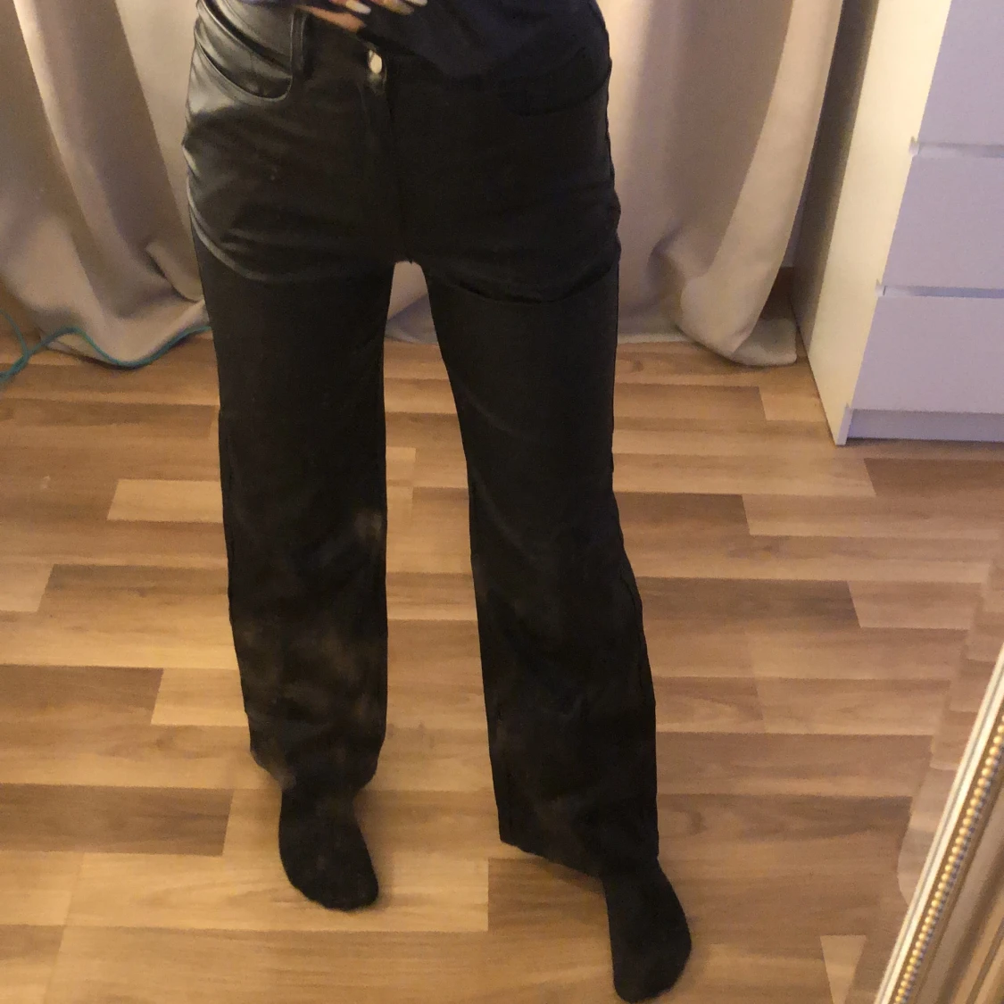Svart byxor
