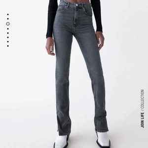 Zara jeans. Slutsålda - Säljer dessa fina. Långa och helt oanvända.