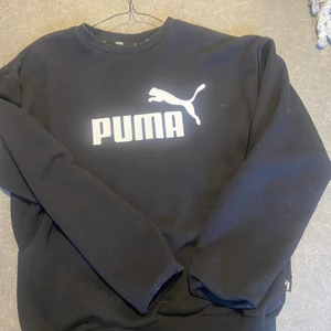 Puma tröja  - Säljer nu denna basic puma tröja då jag inte använder den🤍 pris kan diskuteras🤍