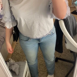 Volang tröja - En söt oanvän volang tröja från hm. Använt två gånger pga den inte passar just mig❤️‍🔥