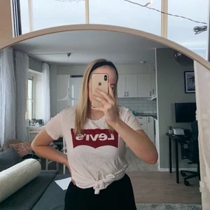 Levis T-shirt  - Levis tshirt 💛 strl S