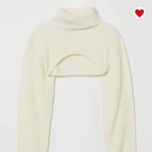 Vit tröja  - Vit slutsåld tröja i storlek xs. Säljer även en i svart. 200kr. Köpare står för frakt. 