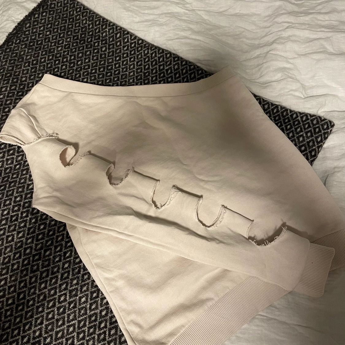 One-sleeve ”sweatshirt” från NAKDxAFJ  - 90