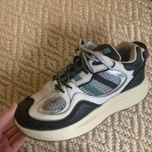 Eytys - Snygga Eytys turbo i strl 38! Använda fåtal ggr - nypris 2500kr men säljer för 500!