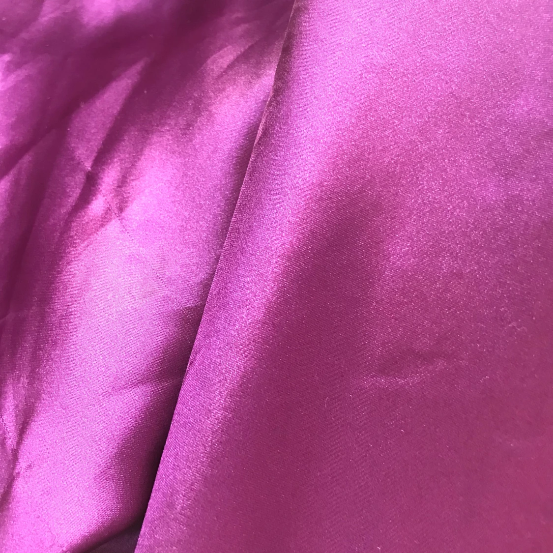 Fin skimmrig klänning - 90