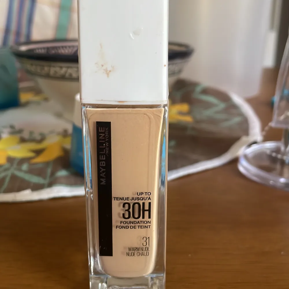 It's so light on me. Not my shade. Selling it for 40 kronor. Shipping will pay buy the buyer.. Övrigt.