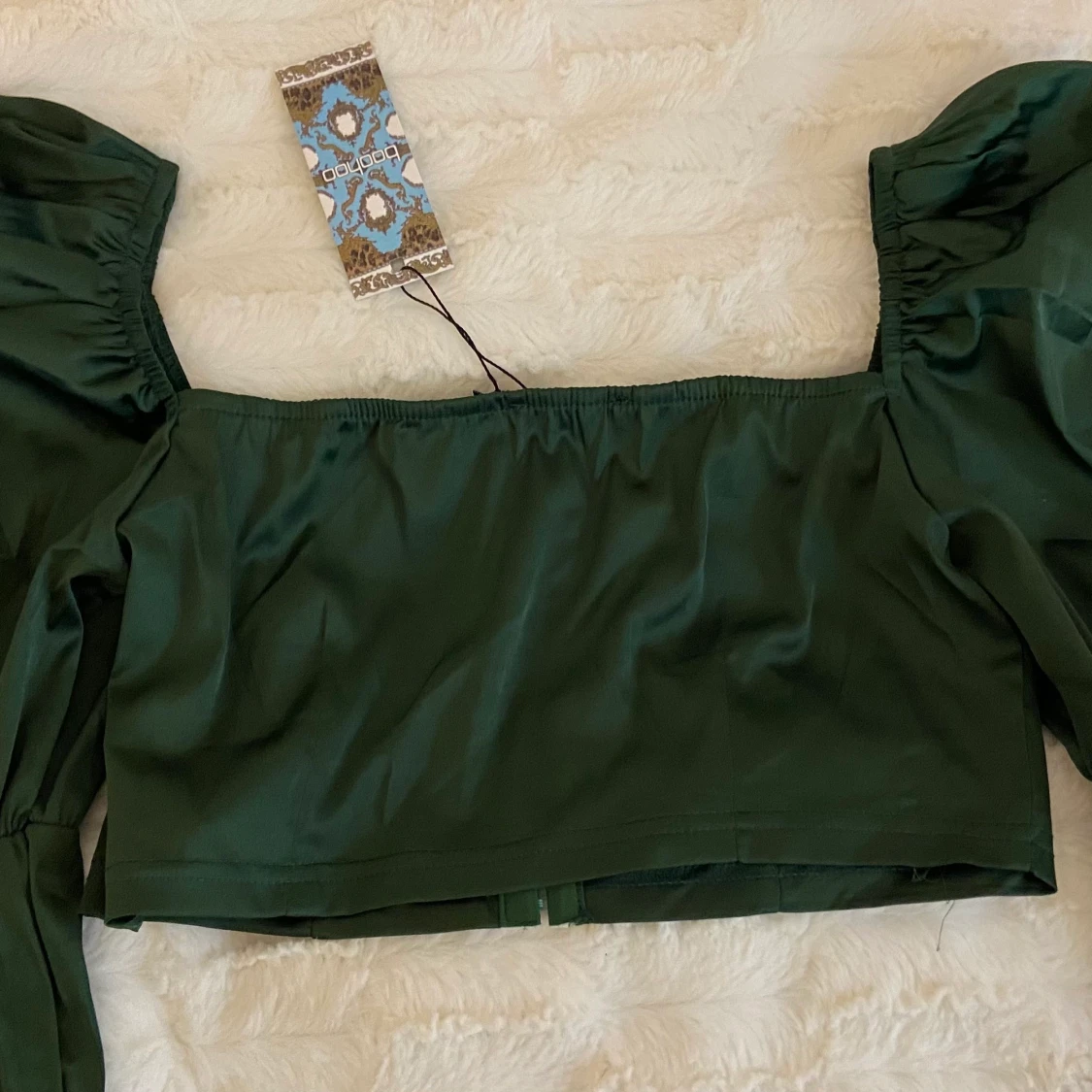 Korsettopp i satin med volymärm - 91