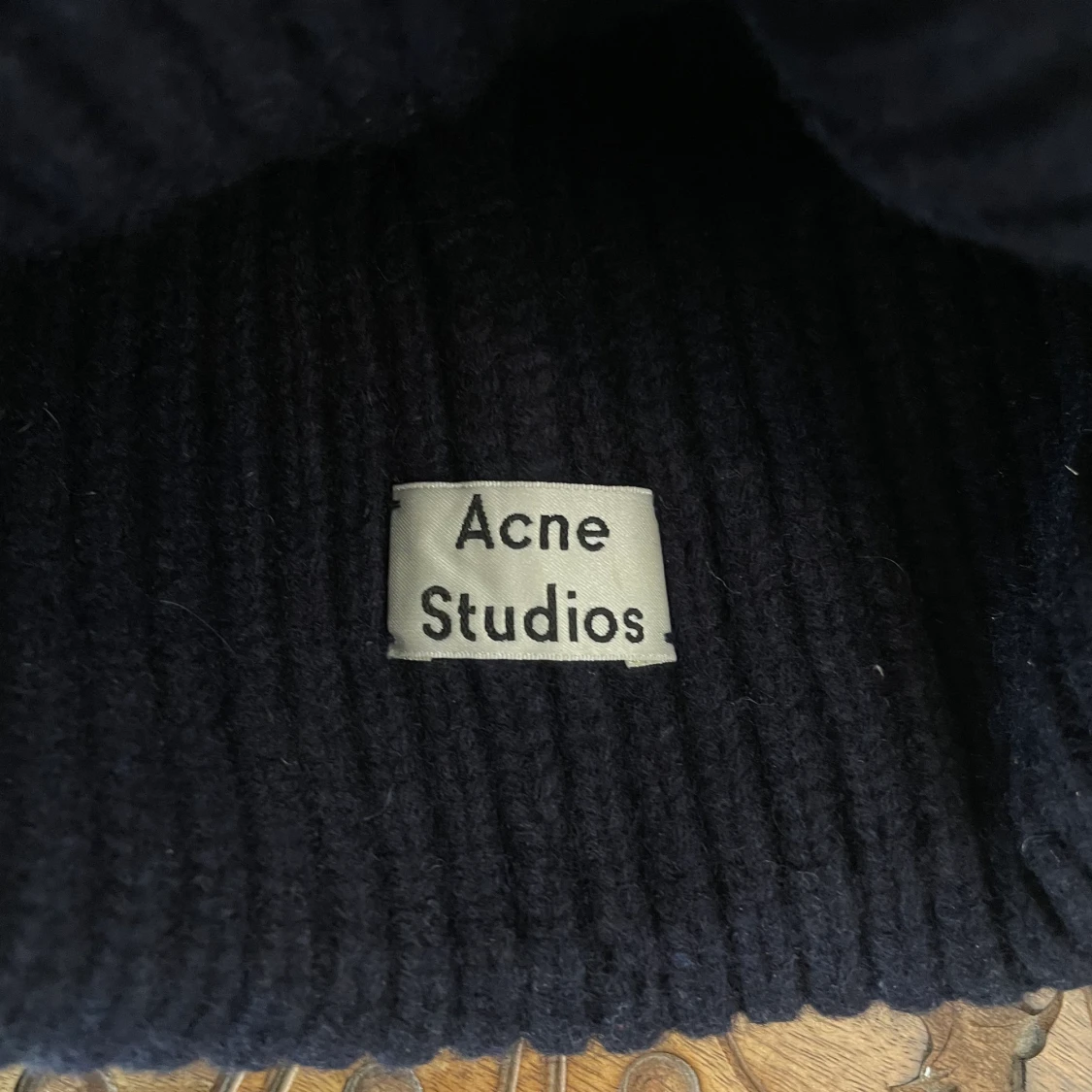 Acne mössa - 90