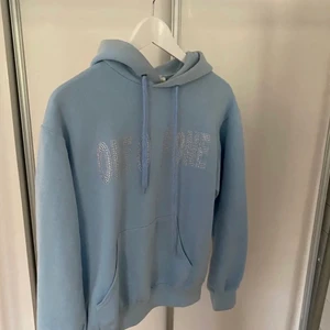 One of one hoodie  - One of one hoodie i bra skick hör av dig vid frågor eller om du vill se mer bilder