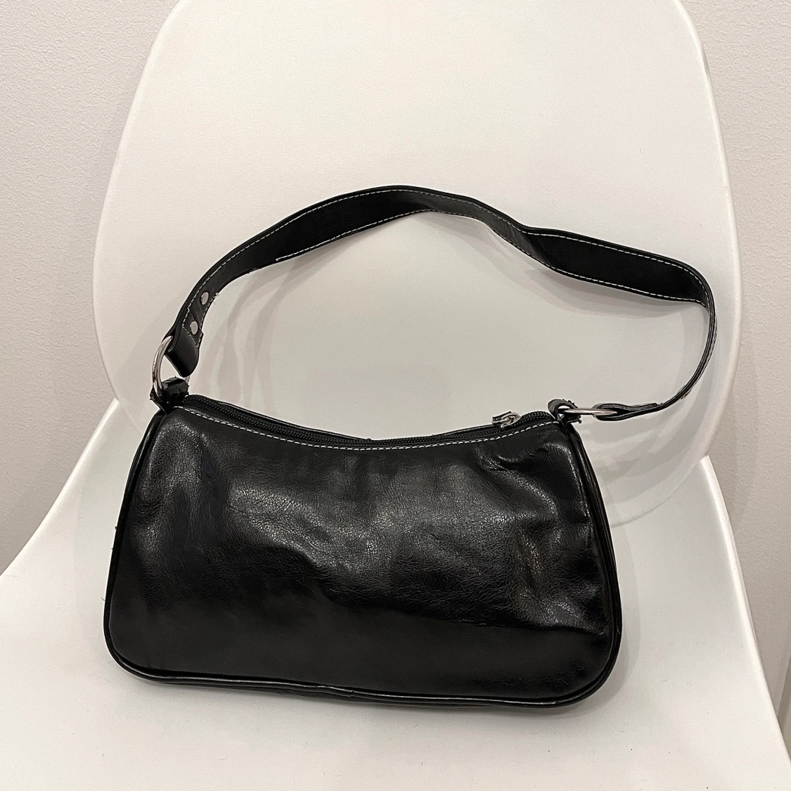 svart axelväska🦋 - 90