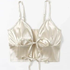 Fint satin linne - Endast testad men aldrig kommit till användning. Storlek m. Skriv för mer bilder/info. 70 kr +frakt