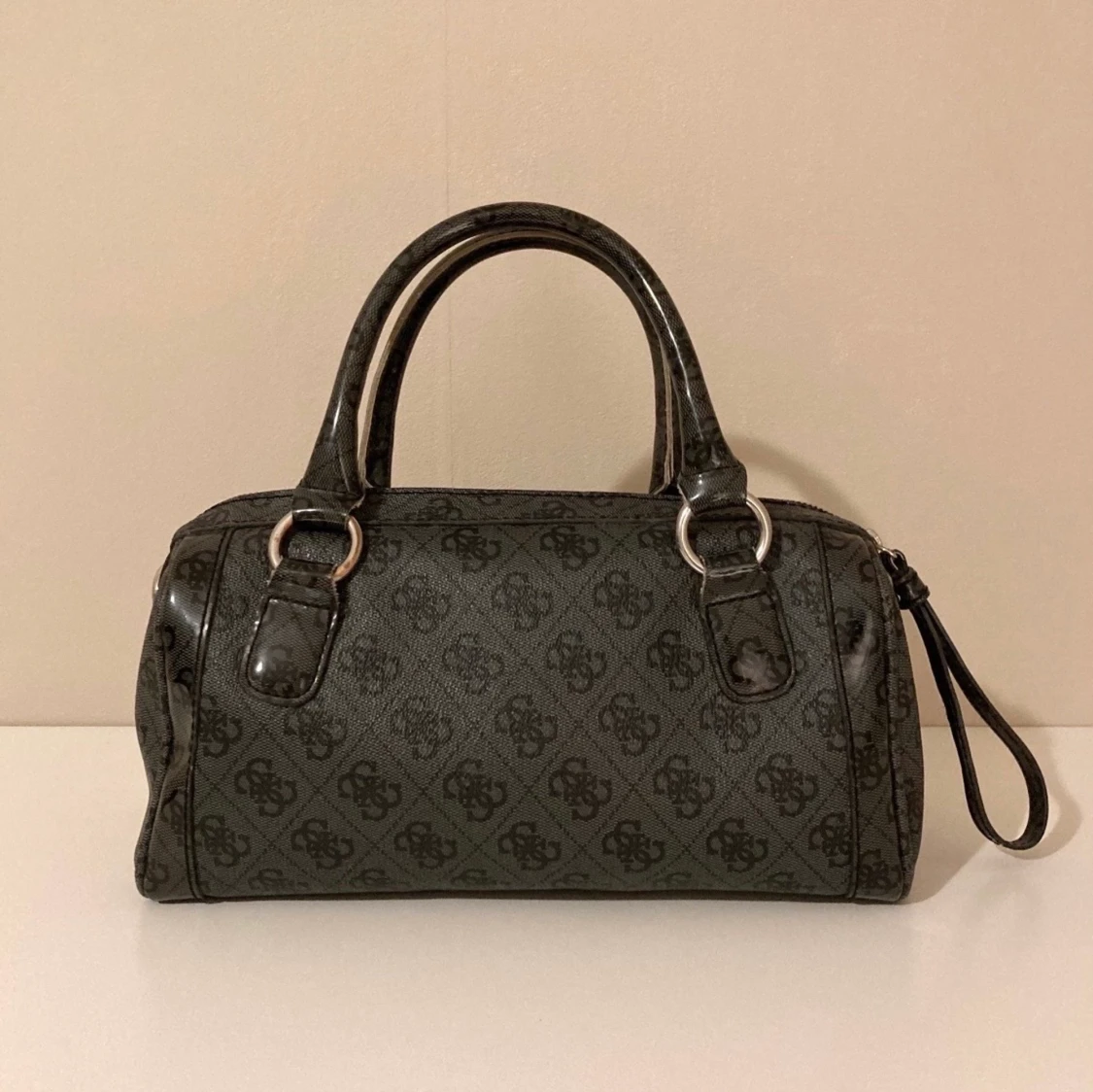 Guess handväska - 91