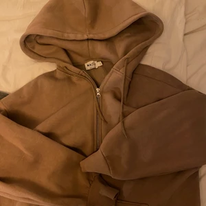 ljusbrun hoodie - skönaste zip-hoodien, ljusbrun, stl M, jätte fint skick!