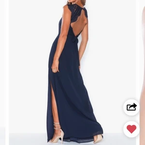 Balklänning blå - Säljer denna så fina balklänning som bara andvänds 1 gång💙💙 inga defekter, är i storlek M och pris kan diskuteras💙