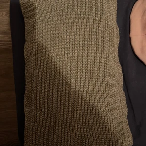 Tubhalsduk - Säljer en grå tubhalsduk. 