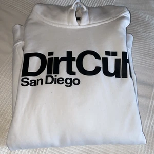 Dirtcult Hoodie - Helt ny, jättefint skick och säljer för att jag inte använder den här. Storlek S!💗