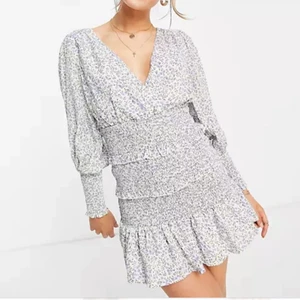 Sommarklänning - Intressekoll på min super fina klänning som är perfekt till sommaren!!