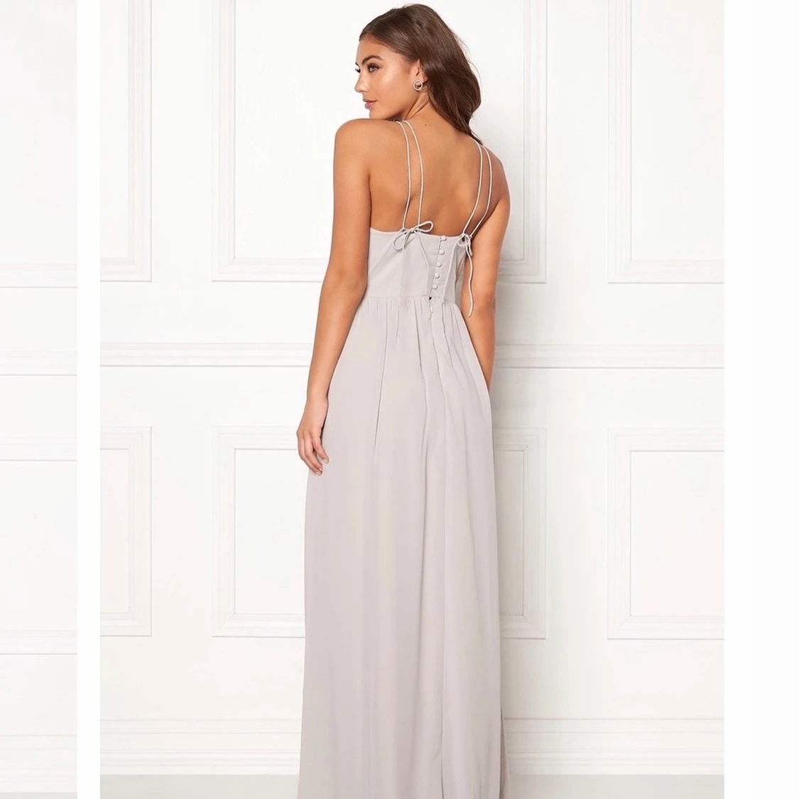 Ljusgrå balklänning - 91