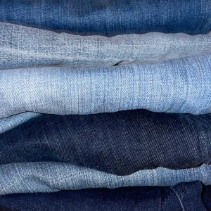 Lågmidjade jeans - Hej hörni!!! Förlåt för dåliga svar har fått över 350 som skrivit därför varit svårt att svara💕 nu är alla jeansen slut men säg inte bu:( för de. Nästa vecka kommer de in ungefär 20 nya bootcut jeans blandade märken som jag kommer lägga ut under nästa  helgen/veck!! För att få lite förtur följ min Instagram @tjejtrend och skriv en dm då jag har lättare att hålla koll där!❤️ hoppas ni får en fin kväll/dag så längtar vi till nästa vecka.