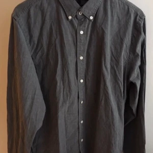 Tommy Hilfiger skjorta  - Säljer en snygg Tommy Hilfiger tröja i strl L skickas för 66kr spårbart paket 