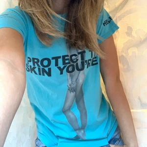 marc jacobs tröja - Jätte fin och unik marc jacobs tröja, som inte kommer till så mycket användning☺️