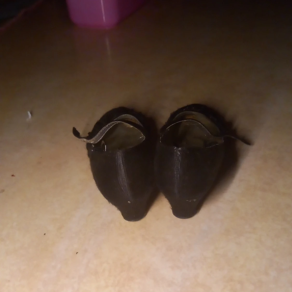 Svarta klackskor 50 kr + frakt 15 kronor - 91