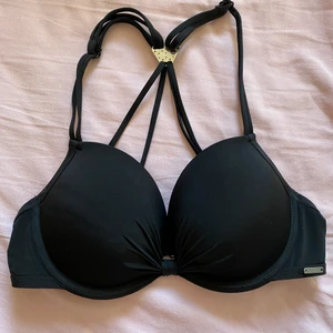 Bikin överdel  - Push up, strl. 75B. Använd men fint skick