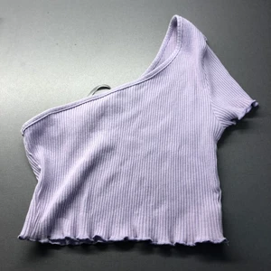 Topp - En topp ifrån shein, den är ljusare i verkligheten.