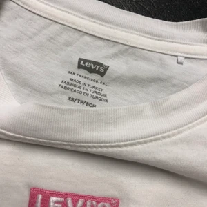 Levis - Levis