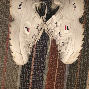 Fila skor stl 39  - Fila skor , använda ett fåtal gånger och säljer pågrund av för liten storlek för mig.