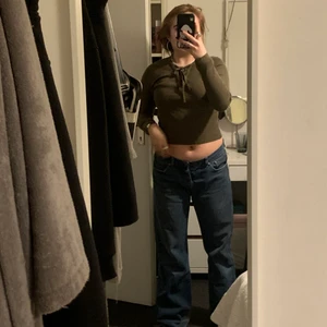 grön tröja - Säljer denna gröna lång ärmade ?”tröja”?💕