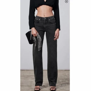 Jeans  - Dom populära Mid raise byxor ifrån zara