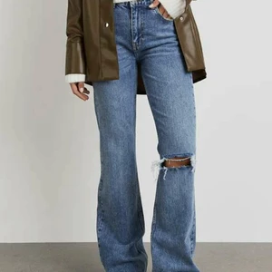 Jeans - Super fina jeans från gina jag köpte får nån vecka sen, Använda endast en gång och i nyskick. Dom är mid Rise 