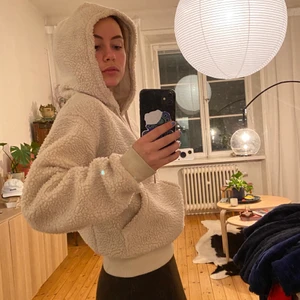 Wood wood Hoodie  - Hoodie, använd fåtal gånger såå bekväm och underbar cut 