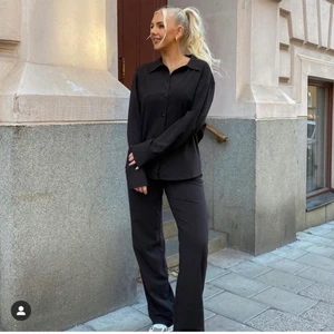 LxA brunt set - Aldrig använt, säljes då det är för litet för mig. Brunt