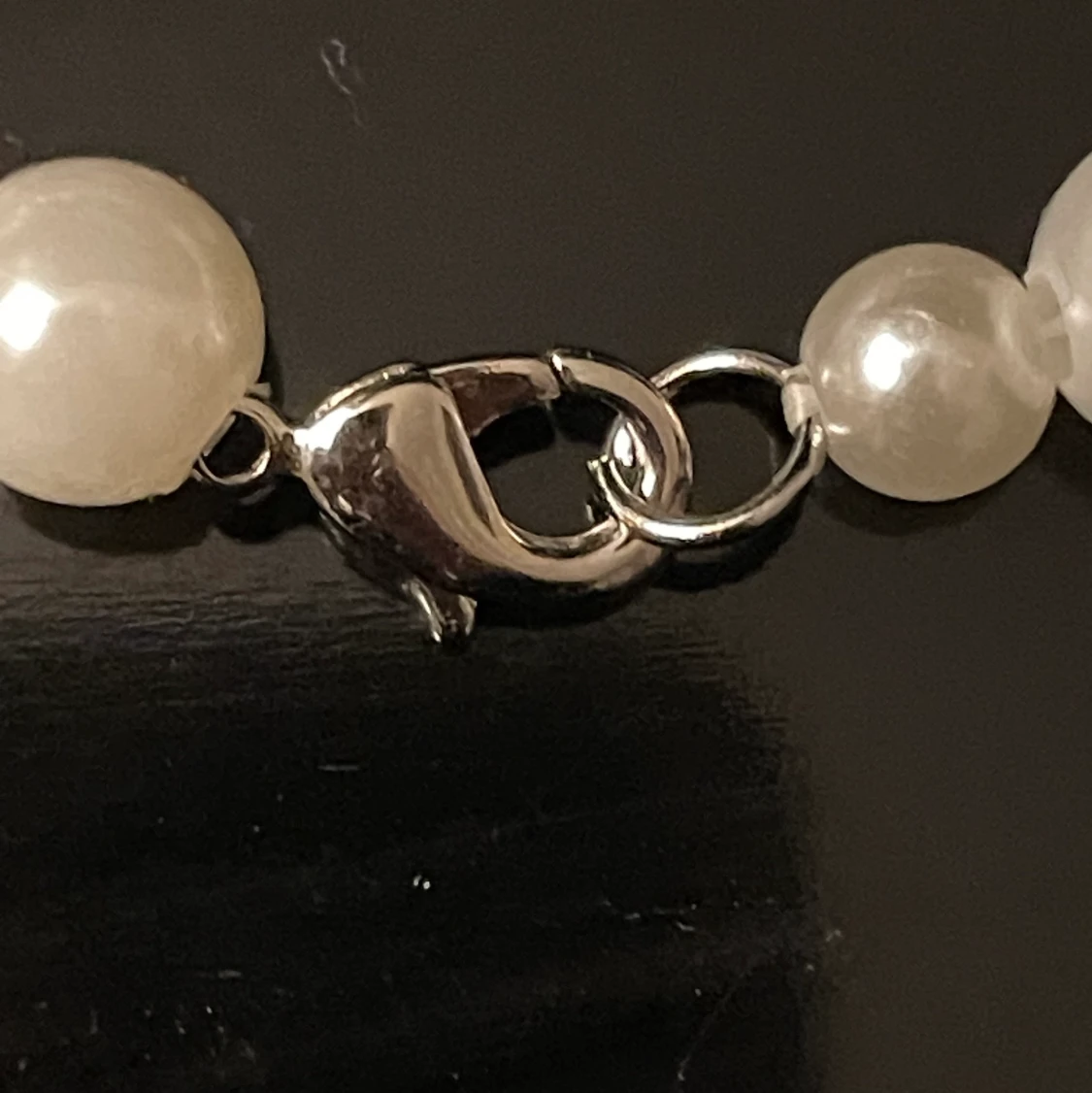 Vitt pärlhalsband ⚡️🤍✨ - 91