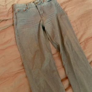 Junkyard blåa jenas  -  fina ljusblåa jeans i super bra skick!!! (Köparen står för frakt) 💕