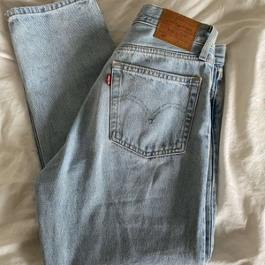 Levis Jenas - Jeans från Levis endast använda en gång så i nyskick. Levis 501 crop jeans 