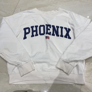 sweatshirt - sweatshirt, vet ej ifrån vart pga avklippt lapp. strl S tror jag den är💓