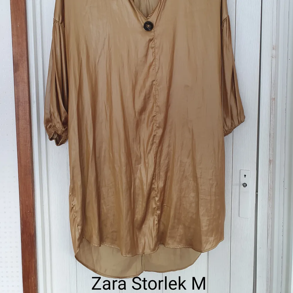 Lång tröja från Zara, knappt använd . Tröjor & Koftor.
