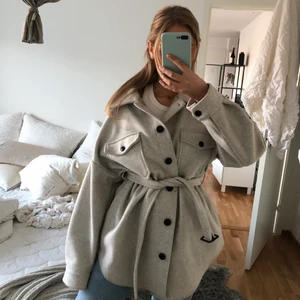 Skjortjacka från Nelly!  - Skjortjacka från Nelly i storlek 34, inga fläckar eller slitage🤍