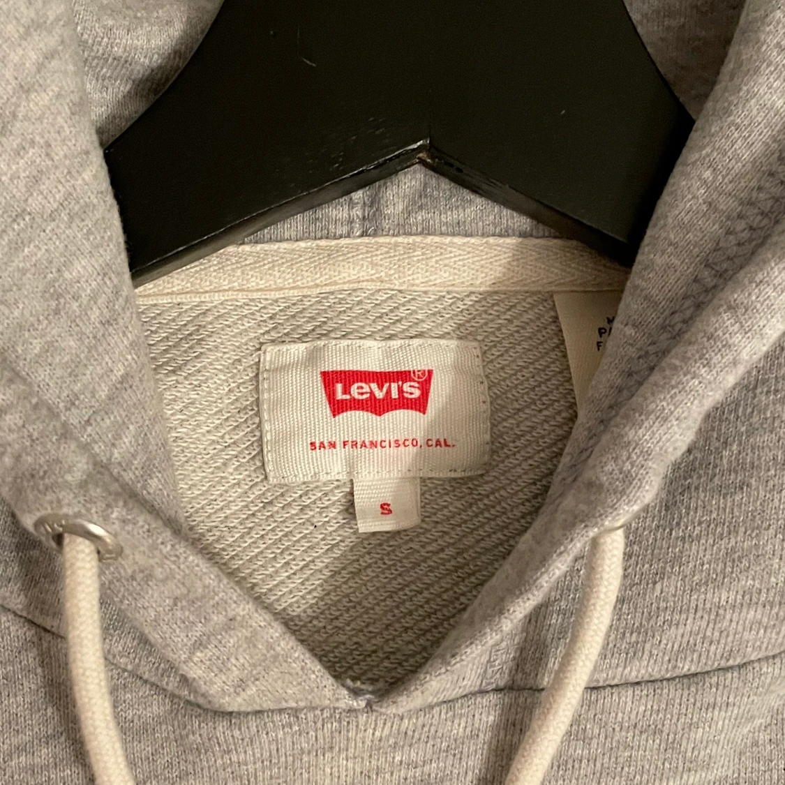 Levi’s hoodie  - 90
