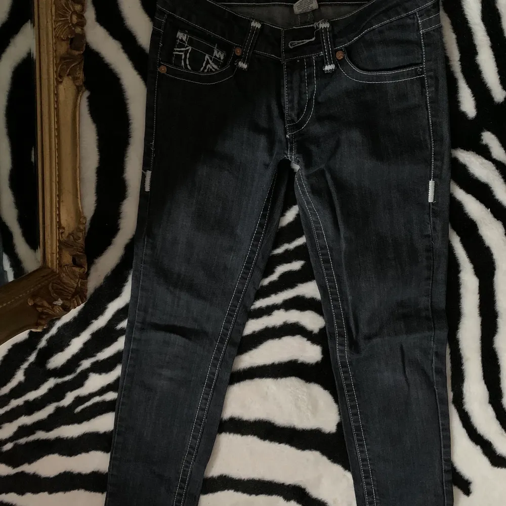 Skitsnygga jeans från True Religion i strl 27. Jeans & Byxor.